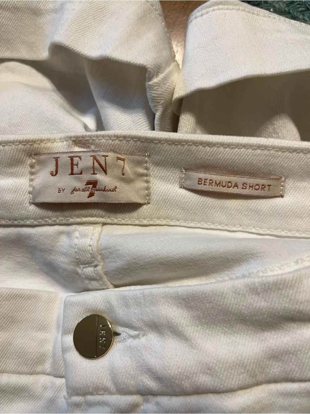 Jen 7 classic white